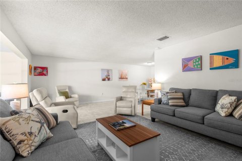 Condo in Gulfport, Florida, 1 bedroom  № 1771374 - photo 11