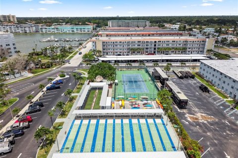 Condo in Gulfport, Florida, 1 bedroom  № 1771374 - photo 26