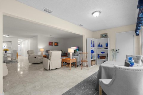 Condo in Gulfport, Florida, 1 bedroom  № 1771374 - photo 13
