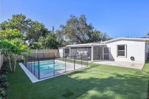 Снять в аренду виллу или дом в Майами, Флорида 4 спальни, 127.37м2, № 2050592 - фото 5