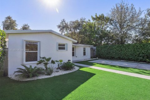 Снять в аренду виллу или дом в Майами, Флорида 4 спальни, 127.37м2, № 2050592 - фото 2