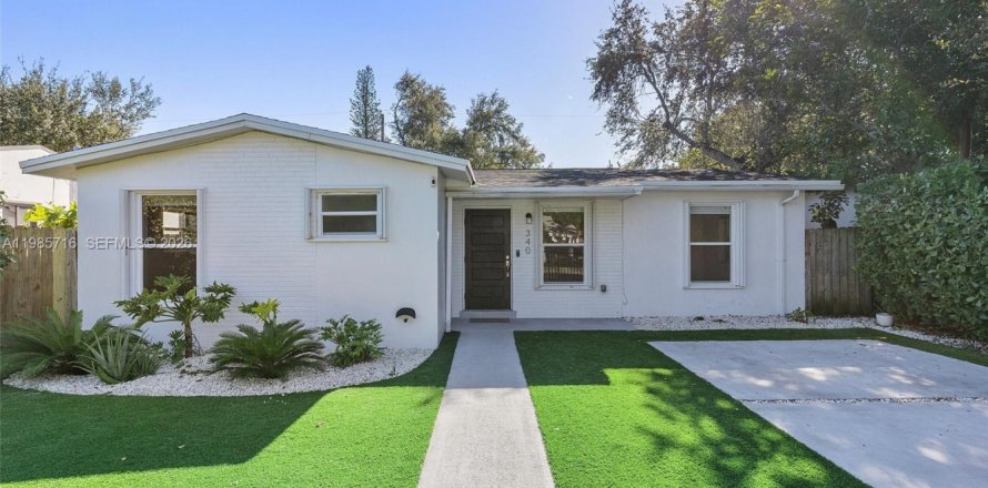 Дом в Майами, Флорида 4 спальни, 127.37м2 № 2050592