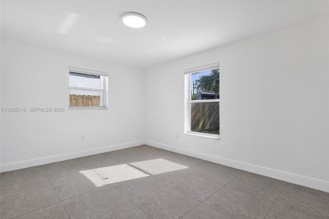 Снять в аренду виллу или дом в Майами, Флорида 4 спальни, 127.37м2, № 2050592 - фото 17