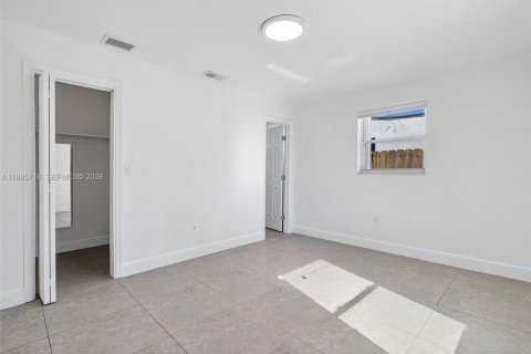 Снять в аренду виллу или дом в Майами, Флорида 4 спальни, 127.37м2, № 2050592 - фото 16