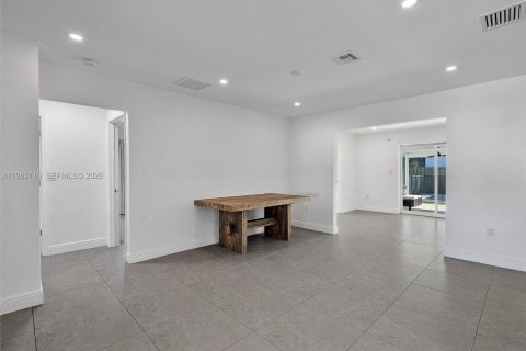 Снять в аренду виллу или дом в Майами, Флорида 4 спальни, 127.37м2, № 2050592 - фото 13