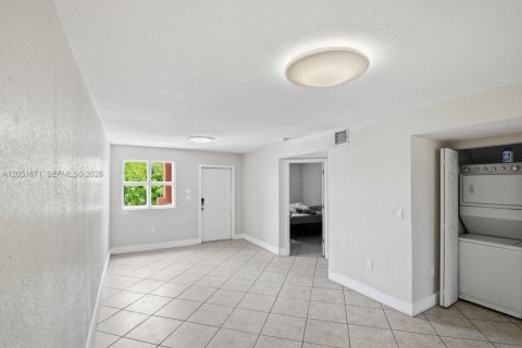 Condo in Miami, Florida, 3 bedrooms № 2186392 - photo 11