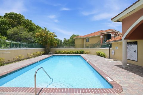 Condo in Miami, Florida, 3 bedrooms № 2186392 - photo 27
