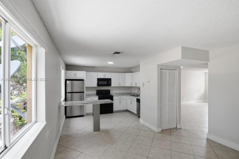 Condo in Miami, Florida, 3 bedrooms № 2186392 - photo 6
