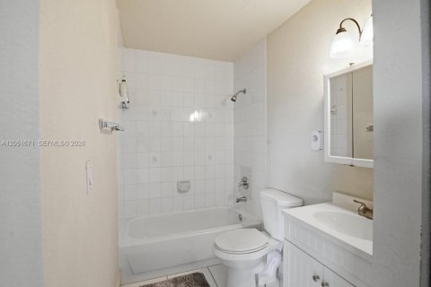 Condo in Miami, Florida, 3 bedrooms № 2186392 - photo 15