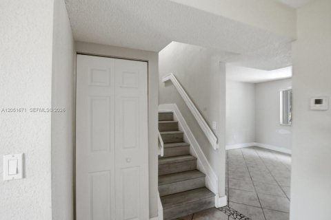 Condo in Miami, Florida, 3 bedrooms № 2186392 - photo 13