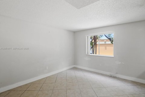 Condo in Miami, Florida, 3 bedrooms № 2186392 - photo 24