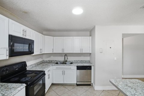 Condo in Miami, Florida, 3 bedrooms № 2186392 - photo 9