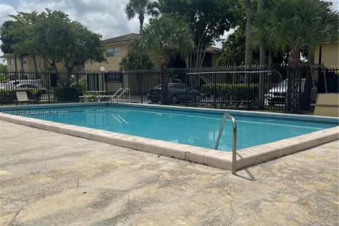 Copropriété à louer à Miami, Floride: 2 chambres, 76.64 m2 № 1776374 - photo 29