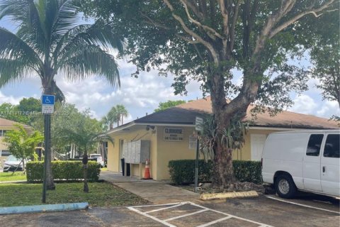 Copropriété à louer à Miami, Floride: 2 chambres, 76.64 m2 № 1776374 - photo 10