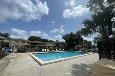 Copropriété à louer à Miami, Floride: 2 chambres, 76.64 m2 № 1776374 - photo 13