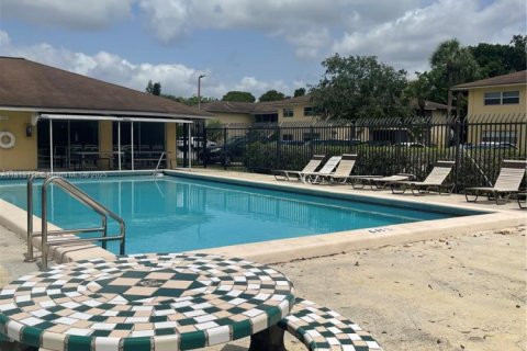 Copropriété à louer à Miami, Floride: 2 chambres, 76.64 m2 № 1776374 - photo 14