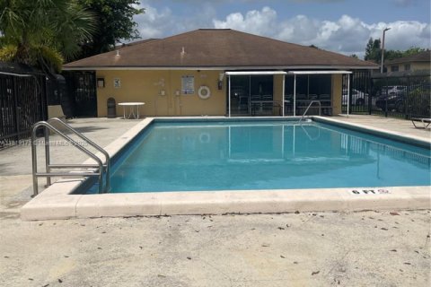 Copropriété à louer à Miami, Floride: 2 chambres, 76.64 m2 № 1776374 - photo 11
