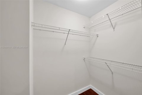 Condo in Miami, Florida, 1 bedroom  № 2339853 - photo 17