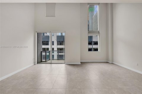 Condo in Miami, Florida, 1 bedroom  № 2339853 - photo 2
