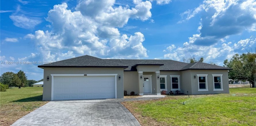 House in Sebring, Florida 3 bedrooms № 1953008