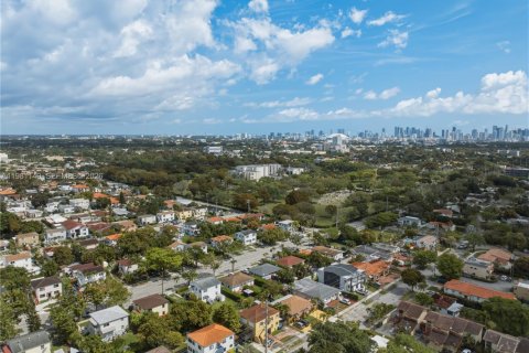 Купить коммерческую недвижимость в Майами, Флорида 187.29м2, № 2046505 - фото 12