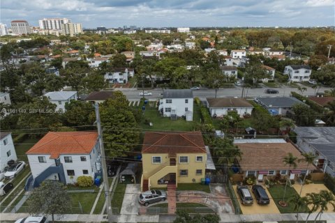 Купить коммерческую недвижимость в Майами, Флорида 187.29м2, № 2046505 - фото 9