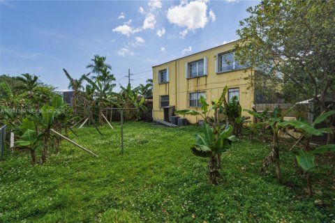 Купить коммерческую недвижимость в Майами, Флорида 187.29м2, № 2046505 - фото 7