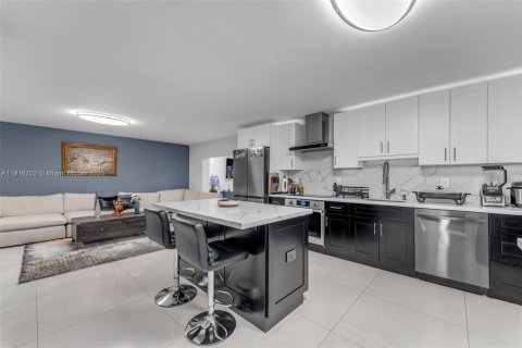 Купить виллу или дом в Майами, Флорида 3 спальни, 211.35м2, № 1975142 - фото 9