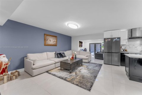 Купить виллу или дом в Майами, Флорида 3 спальни, 211.35м2, № 1975142 - фото 13