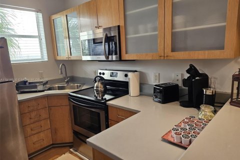 Condo in Miami Beach, Florida  № 2015928 - photo 21