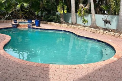 Adosado en venta en Palm Harbor, Florida, 4 dormitorios, 412.76 m2 № 1771033 - foto 8