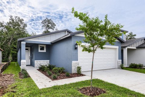 House in Brooksville, Florida 4 bedrooms, 149.29 sq.m. № 2207129 - photo 2