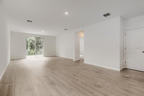 House in Brooksville, Florida 4 bedrooms, 149.29 sq.m. № 2207129 - photo 7