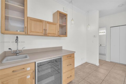 Снять в аренду виллу или дом в Пемброк-Пайнс, Флорида 4 спальни, 254.55м2, № 2146084 - фото 18