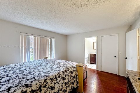 House in Port St. Lucie, Florida 3 bedrooms, 105.07 sq.m. № 2062538 - photo 10