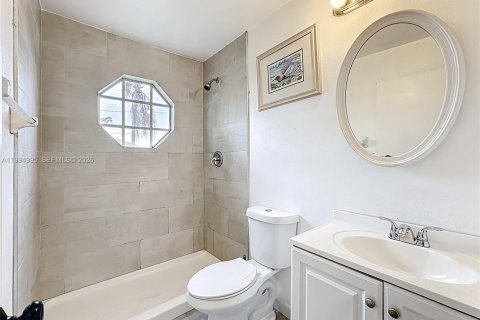 House in Port St. Lucie, Florida 3 bedrooms, 105.07 sq.m. № 2062538 - photo 16