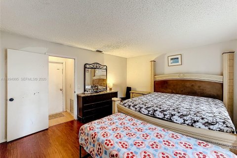 House in Port St. Lucie, Florida 3 bedrooms, 105.07 sq.m. № 2062538 - photo 11