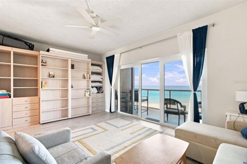 Condominio en venta en Clearwater, Florida, 3 habitaciones, 43.01 m2 № 2348006 - foto 6