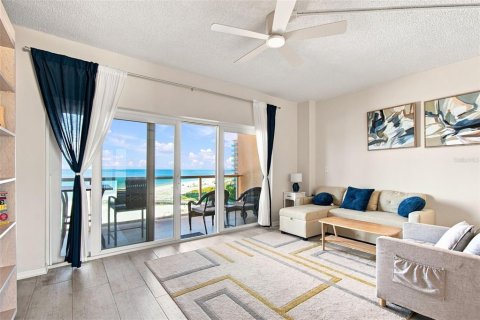 Condominio en venta en Clearwater, Florida, 3 habitaciones, 43.01 m2 № 2348006 - foto 5