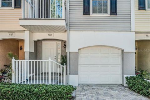 Townhouse in Dunedin, Florida 2 bedrooms, 117.06 sq.m. № 1644653 - photo 4