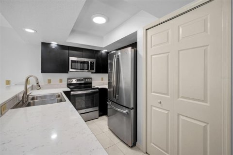Townhouse in Dunedin, Florida 2 bedrooms, 117.06 sq.m. № 1644653 - photo 21