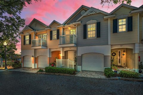 Townhouse in Dunedin, Florida 2 bedrooms, 117.06 sq.m. № 1644653 - photo 2