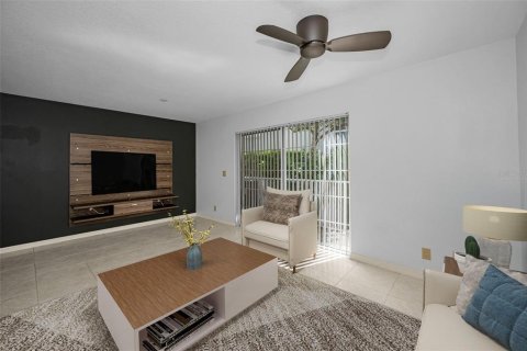 Townhouse in Dunedin, Florida 2 bedrooms, 117.06 sq.m. № 1644653 - photo 14