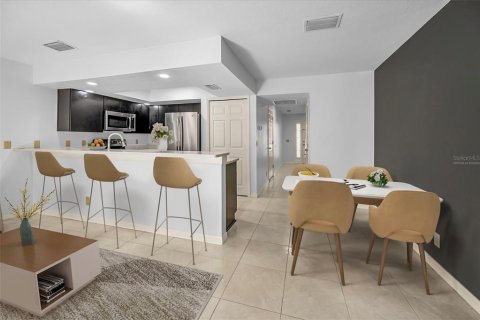Townhouse in Dunedin, Florida 2 bedrooms, 117.06 sq.m. № 1644653 - photo 27