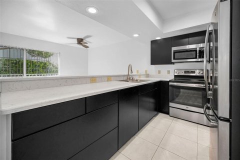Townhouse in Dunedin, Florida 2 bedrooms, 117.06 sq.m. № 1644653 - photo 23