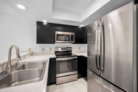 Townhouse in Dunedin, Florida 2 bedrooms, 117.06 sq.m. № 1644653 - photo 20