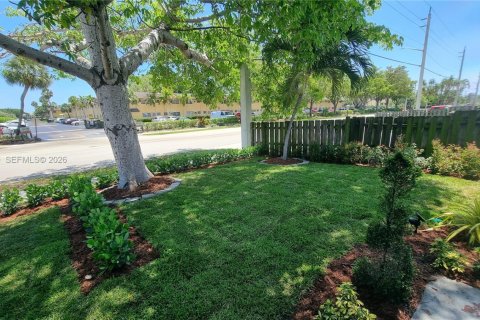 Villa ou maison à louer à Oakland Park, Floride: 3 chambres, 109.44 m2 № 1996839 - photo 2