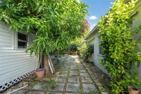 House in Homestead, Florida 4 bedrooms, 180.6 sq.m. № 1474395 - photo 21