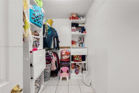 House in Homestead, Florida 4 bedrooms, 180.6 sq.m. № 1474395 - photo 14