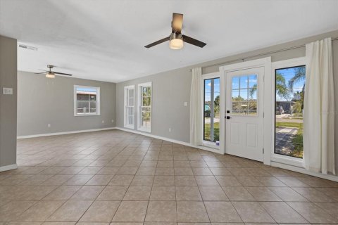Casa en venta en North Port, Florida, 3 dormitorios, 108.14 m2 № 2197898 - foto 8